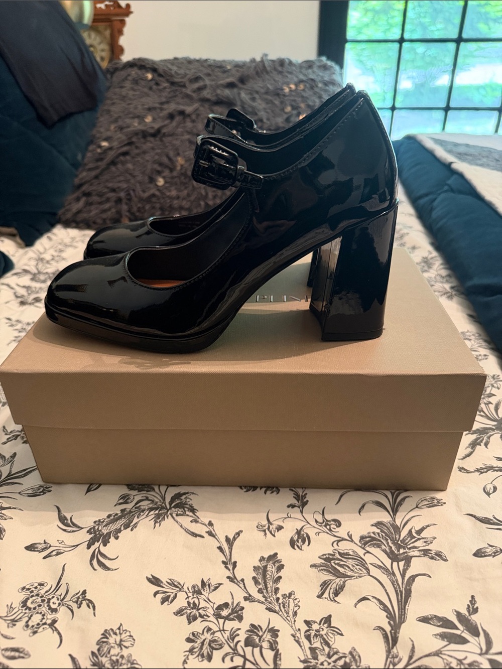 Donald J. Pliner Black Patent Mary Jane Platform Heels - Picture 3 of 8